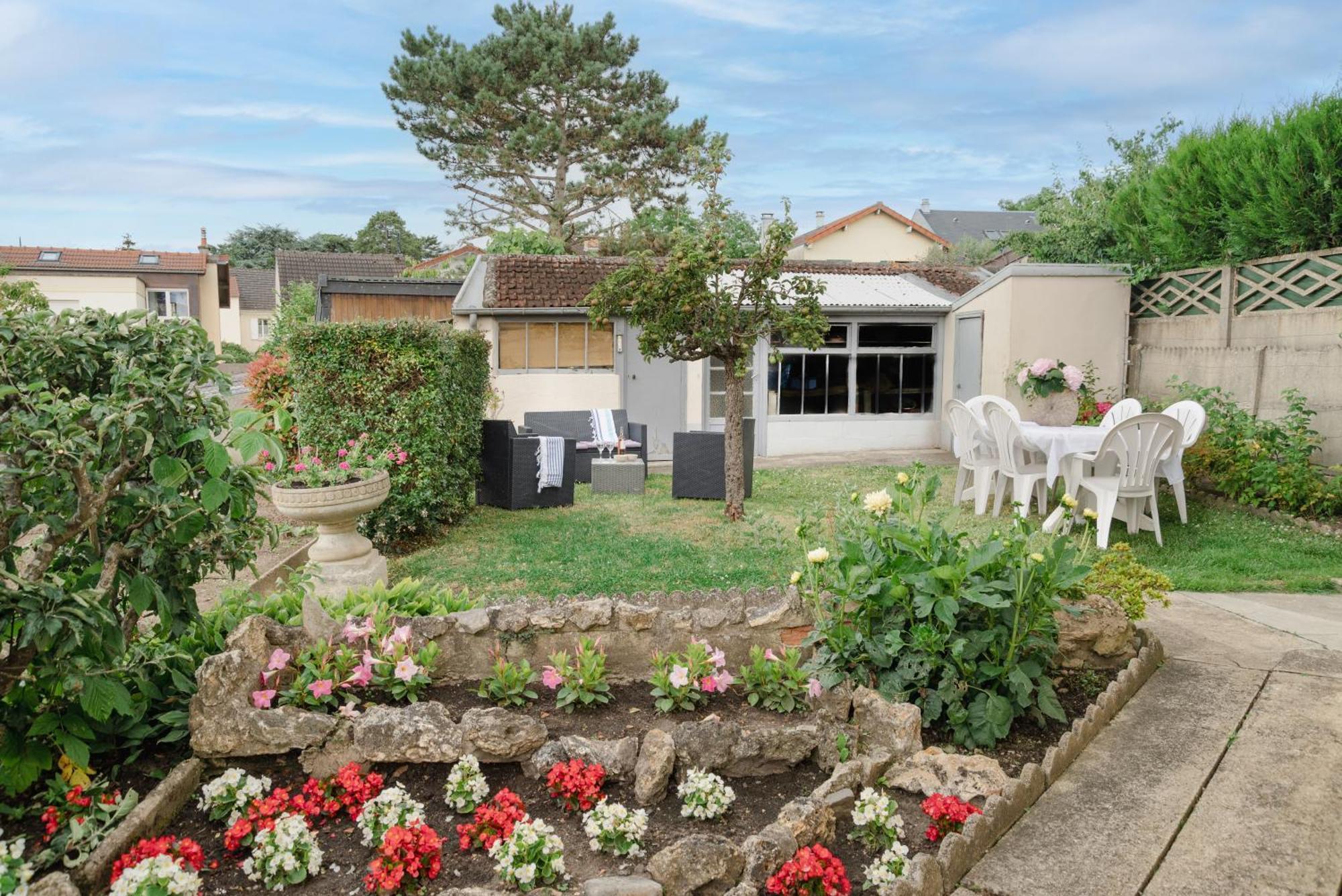 5 Min Chateau Charmante Maison Et Son Jardin Prive Versalles Exterior foto